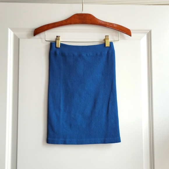 BCBGeneration bright blue mini skirt - Picture 3 of 6